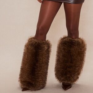 Zaria Faux Fur Leg Warmers Set